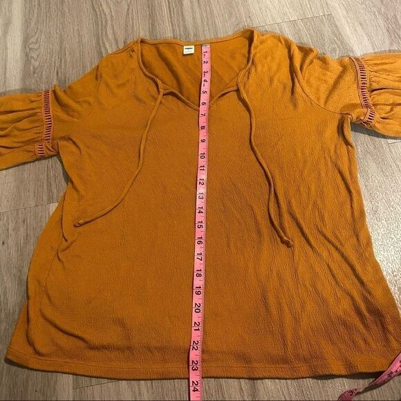 Old navy mustard gold cut out sleeve blouse small - Picture 7 of 7